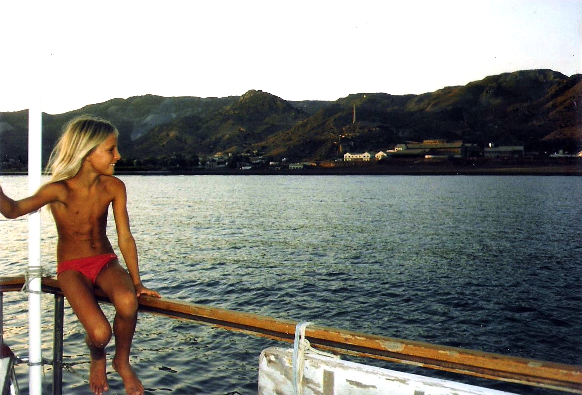 The dramatic volcanic cliffs of Ilha do Sal.